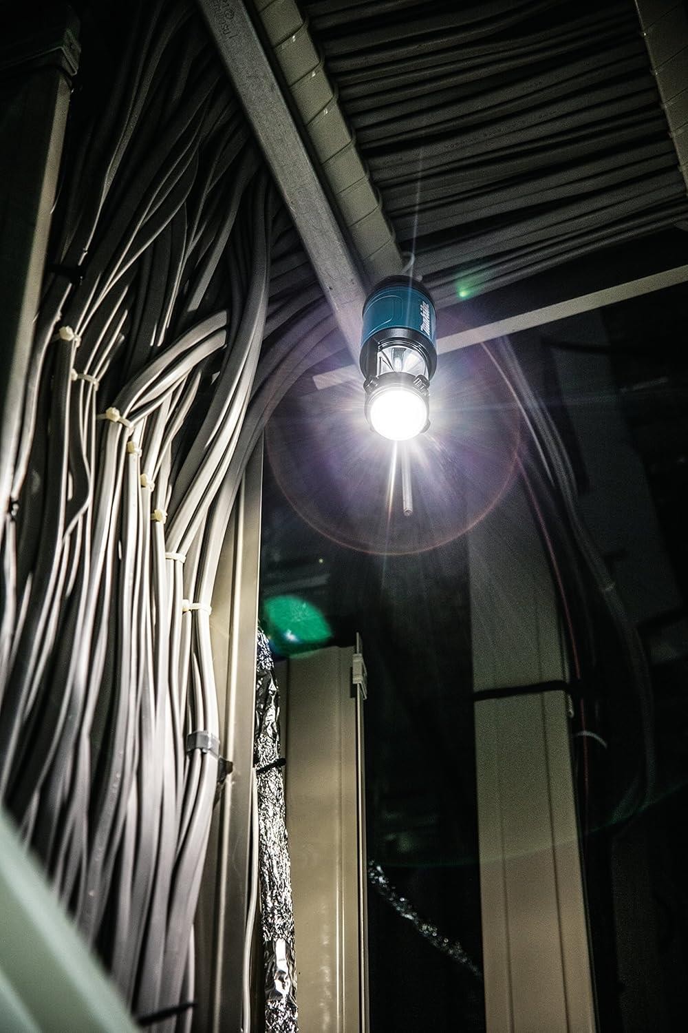 Makita Akku-Lampe ML102, ohne Akku und Ladegerät, DEAML102
